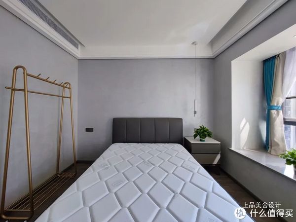 客餐厅|看了长沙夫妻的极简风,才知道什么是“网红”装修,隐形墙很惊艳