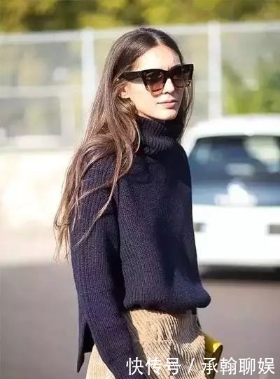 今年最火的高领毛衣，这样穿才够美！