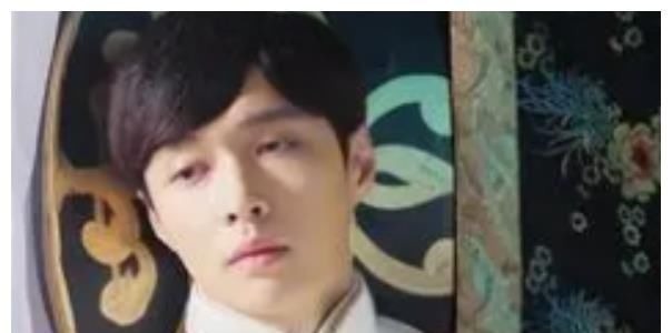 节目|张艺兴：上节目后恶评不断，他是如何从顶流变成“老鼠屎”的？