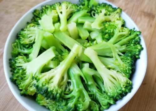 西兰花怎么做才更好吃？教你好方法，做好后色香味俱全，特别抢手！
