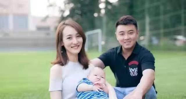 闫博雅|运动员王皓妻子闫博雅,为爱放弃事业当家庭妇女,爱舞蹈更爱丈夫