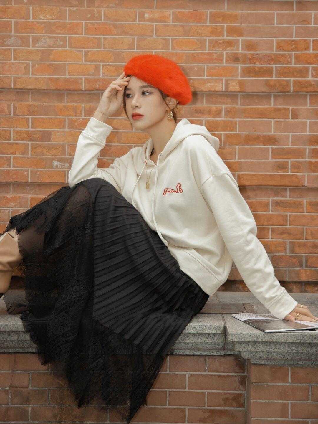 直筒 别老穿蓬蓬网纱裙了!今年流行的“直筒网纱裙”,上身唯美又显瘦