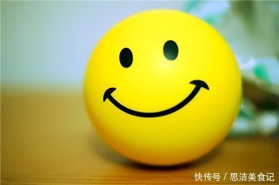 恭喜|寿命长的男人,晨起后会有4个表现,若能占二个,恭喜和长寿结缘