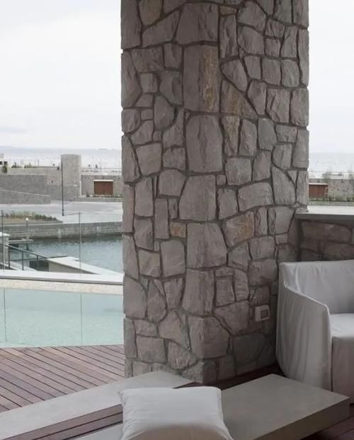 墙面|除了沙发,靠墙打10公分悬空地台,来20个客人都坐得下!