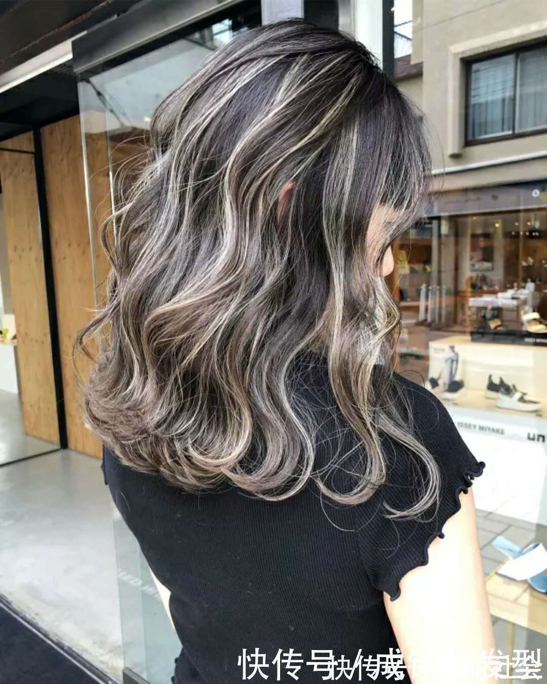 头发|还在为白发多而发愁?这些网红却专门染花白发,的确很潮的感觉