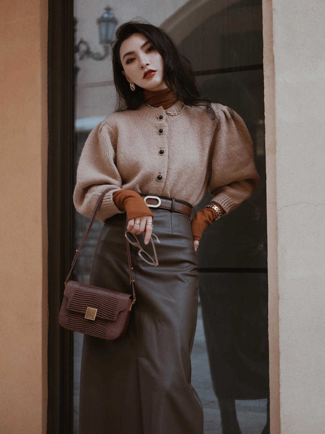 搭配|短款针织开衫与裙子的碰撞,温柔多情青涩朦胧,还不快来试试