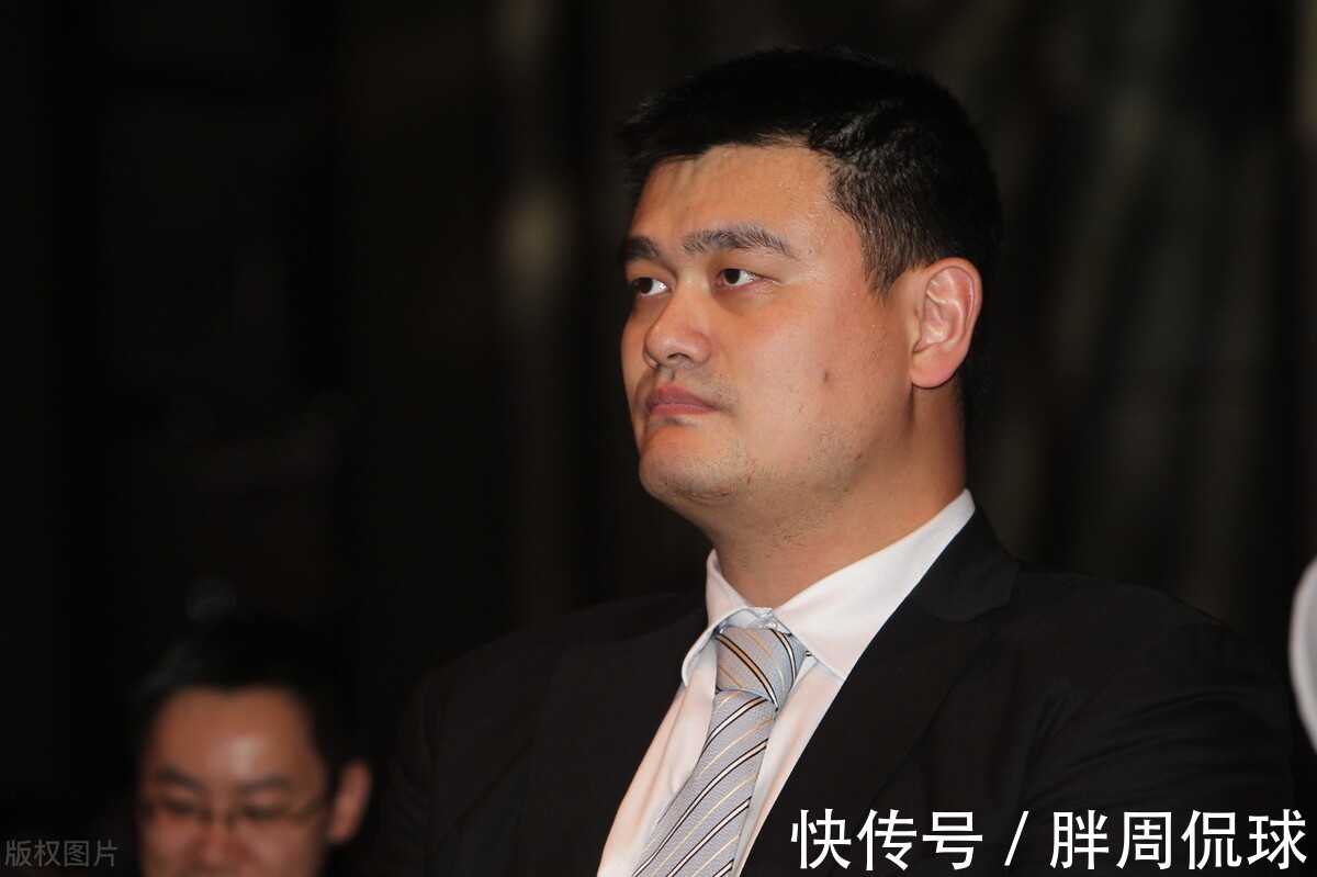 姚明|早上8点,中国女篮26人滞留欧洲,新增7人阳性,姚明一举动太暖心