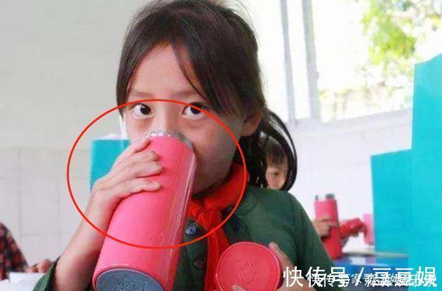 不锈钢|“夺命保温杯”遭央视曝光,热水进毒水出,家长却依旧购买!