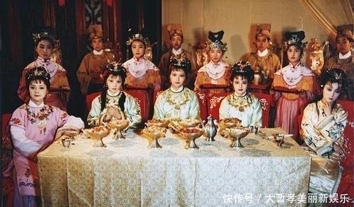 后宫当中|贾元春在后宫里是什么等级贾琏不小心说漏了嘴,原来她不是贵妃