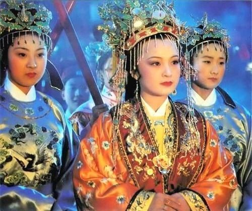 元春|《红楼梦》元春为什么被弓弦勒死她犯了4个大忌，看她做了什么