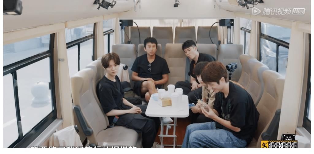 《五哈》导演整惨邓超陈赫，却遭彭昱畅套路2次，不愧是黄磊徒弟