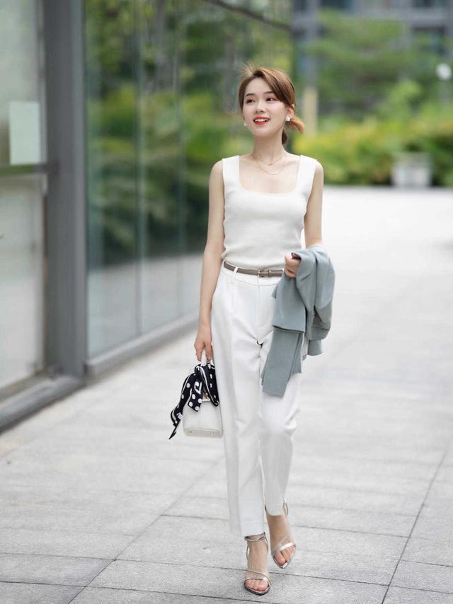 牛仔裤|快舍弃你的“牛仔裤”吧!今年夏天更流行这几款单品,时髦又百搭