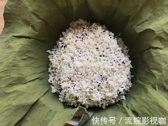 让人欲罢不能的荷香排骨饭,当饭又当菜,荷香渗透到排骨里