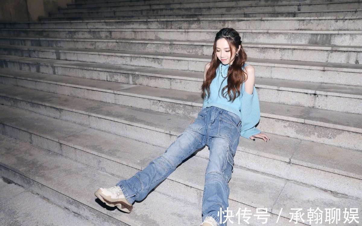 喇叭裤|秋天的衣服不用多,这5件经典款百搭实用,轻松穿出时髦好气质