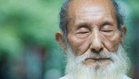 生活习惯|刮胡子的频率决定男人寿命两个时间尽量少刮，长寿才更喜欢你