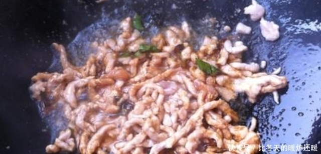 炒蒜苔怎么做才入味？教您一招小技巧，蒜苔又脆又入味，下饭香