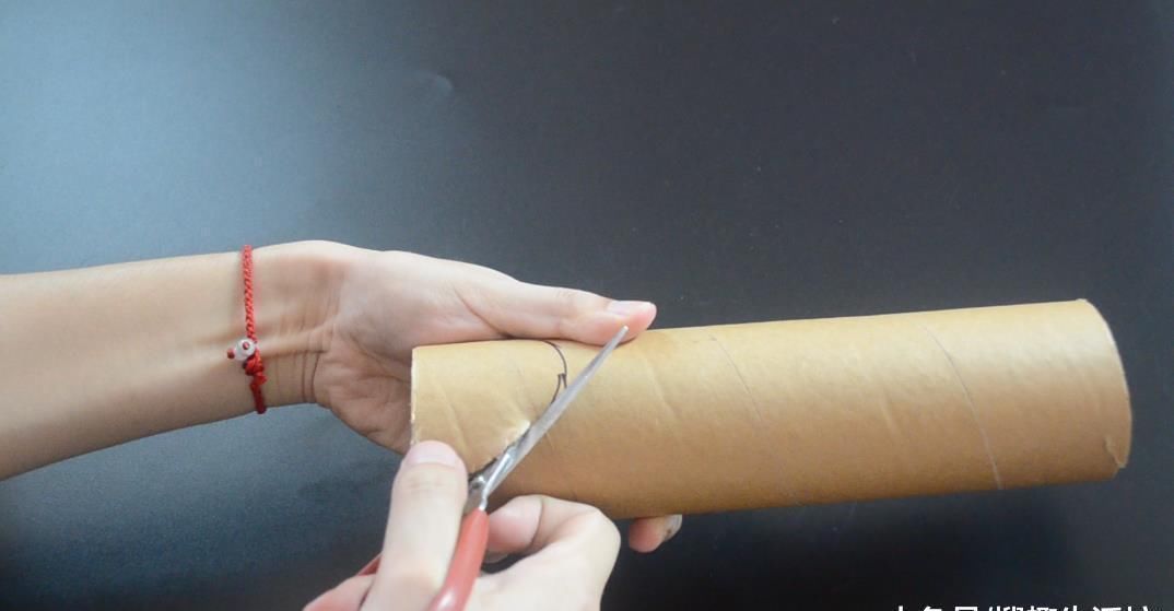 把纸筒粘在光盘上太厉害了, 解决了很多人困扰的烦恼, 赶紧试一试