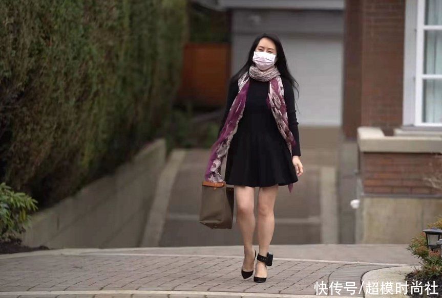 48岁孟晚舟新发型太减龄了！穿针织蓬蓬裙娇俏可爱，重现少女感