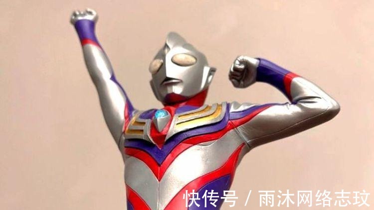 最初|迪迦奥特曼进化史,最初是两个身体,没有三种可以变换的形态!