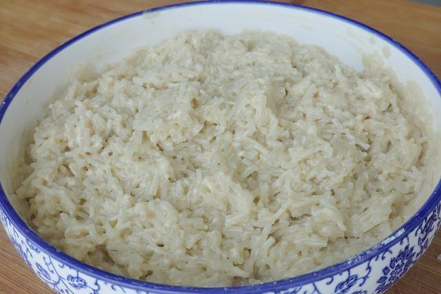 妈妈用30年的炸丸子做法,不加一滴水,吃起来嘎嘣脆,放凉也不硬