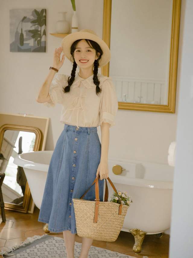 穿搭|秋天,穿上白色的初恋连衣裙,秒变白月光,正适合约会穿