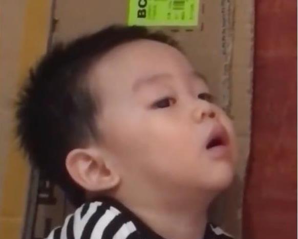 宝宝|一岁半萌娃经历封城4次、做59次核酸,网友:宝宝太难了!