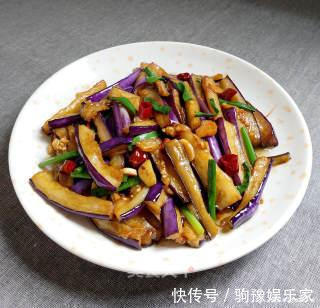 炒茄子，直接放油就错了，多加一步，茄子鲜香不油腻！