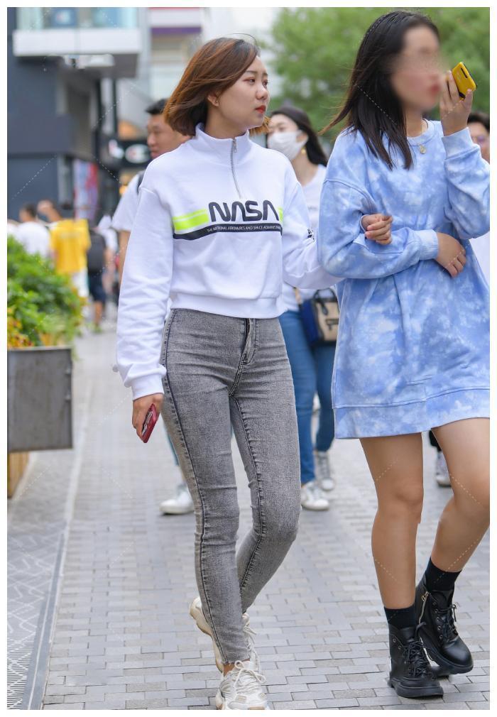 运动|偏爱休闲运动风, 牛仔裤和卫衣的搭配组合, 大方舒适值得一试