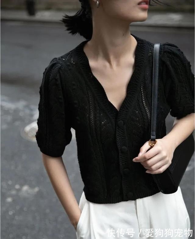 奶奶衫+烟管裤 悦穿搭“奶奶衫+烟管裤”,时髦显瘦还减龄!