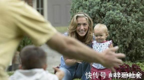 学会|宝宝走路早晚暗示着“智商”高低?你家的宝宝多大才学会走路的