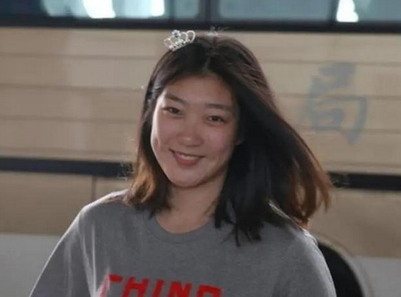 李月汝|女版“詹姆斯”有多硬气?拒绝西班牙大富商,李梦:我只嫁中国人