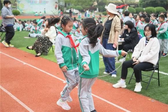 [闵行]康城实验学校:快乐校园 “绳”采飞扬-2020学年踢跳比赛活动