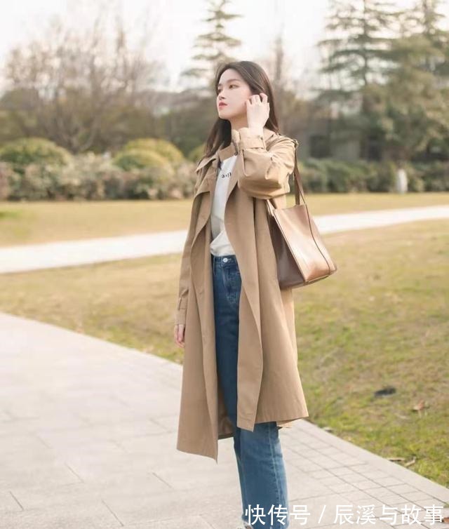 衬衫 穿“衬衫”时,如何才能显气质不懂得搭配下装,很难穿出优雅感!