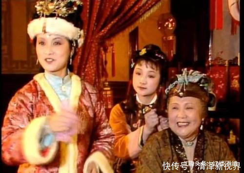 王熙凤情商那么高,为何却干糊涂事,当着贾母面嘲讽黛玉像戏子