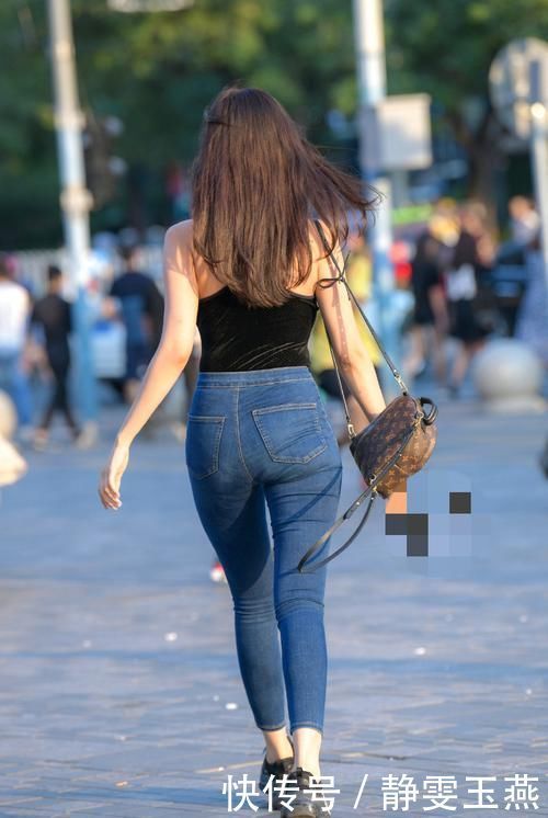 牛仔裤小姐姐,优雅气质的同时又很甜美