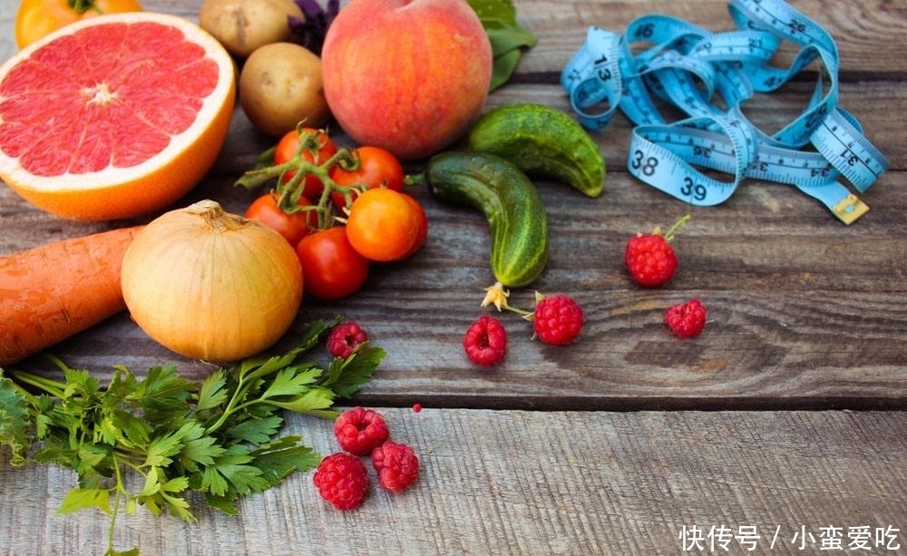 吃蔬菜水果|长寿的人通常都有5个好习惯,看看你能占几个?