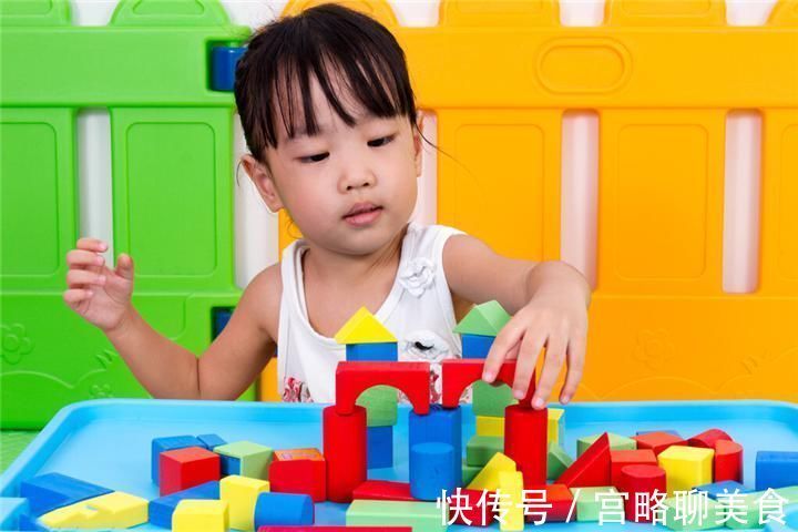 饿死|中国头号懒人杨锁,被父母溺爱长大,父母离世后活活饿死