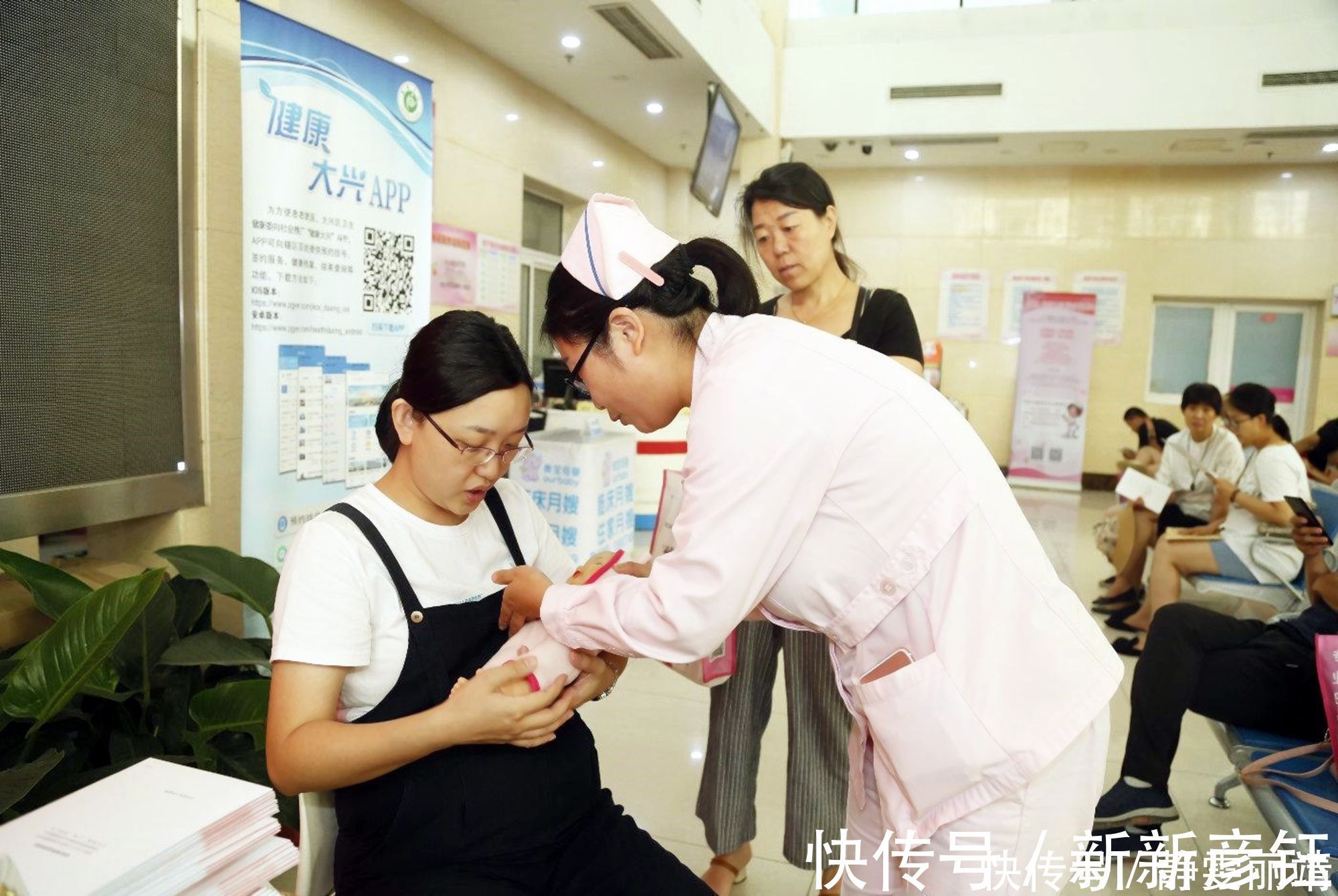 断奶|12岁男孩一天3次母乳,舍不得退出孩子生活的父母,对孩子是伤害