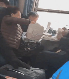 |搞笑段子王:司机师傅这波操作很溜,直接免费洗车了