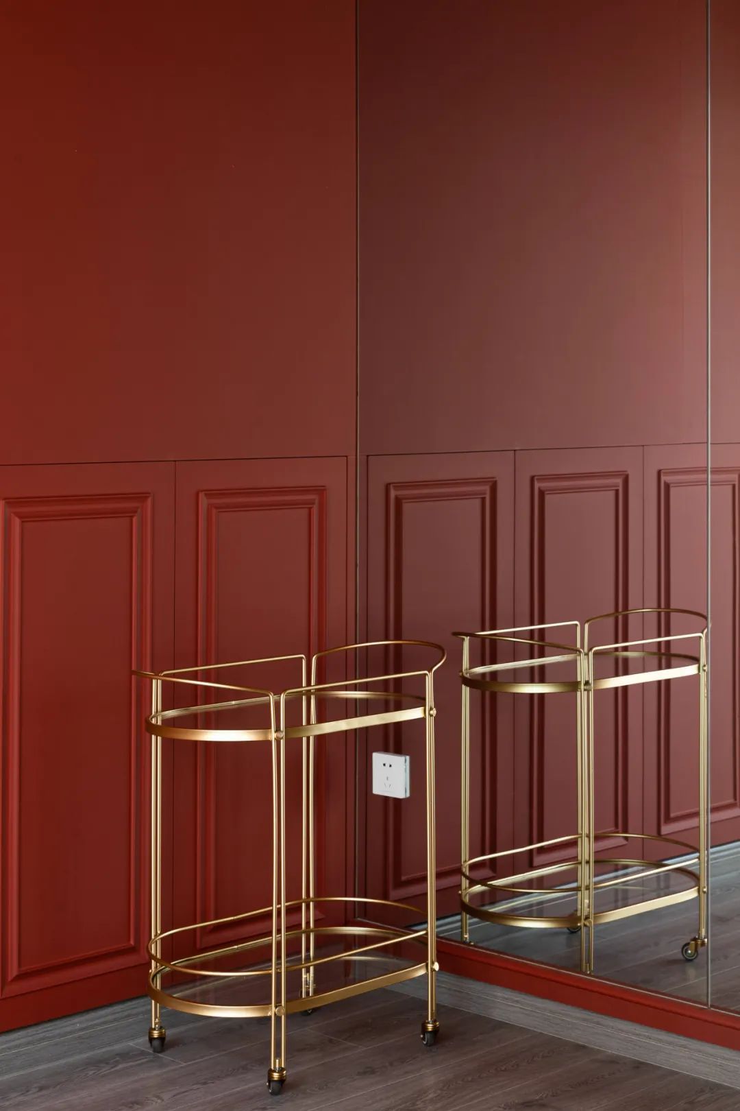 天花|360㎡现代轻奢,有琴房、有舞蹈室,还有独特的楼梯,设计很情趣