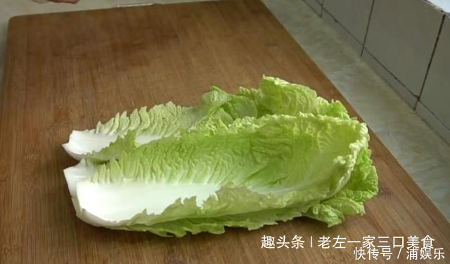 一颗白菜3个蛋,教你懒人早餐新吃法,不炒也不炖,比馅饼还要香