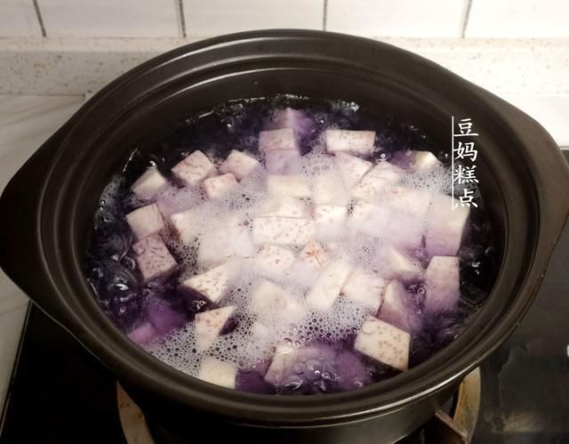 煮2分钟即成，这夏日甜汤，口感清甜，常喝通肠去燥不长细纹