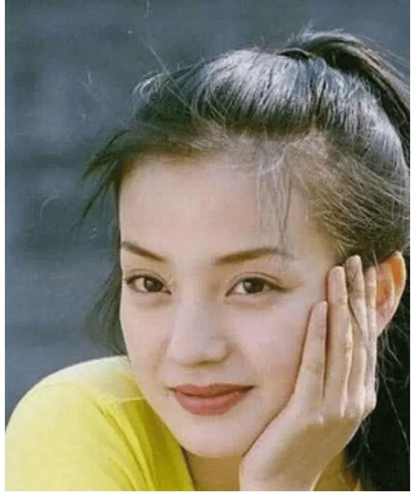 担任|1999年,张国立花费1.5万请赵薇担任《财神到》的女主角,没想到赵薇爽约