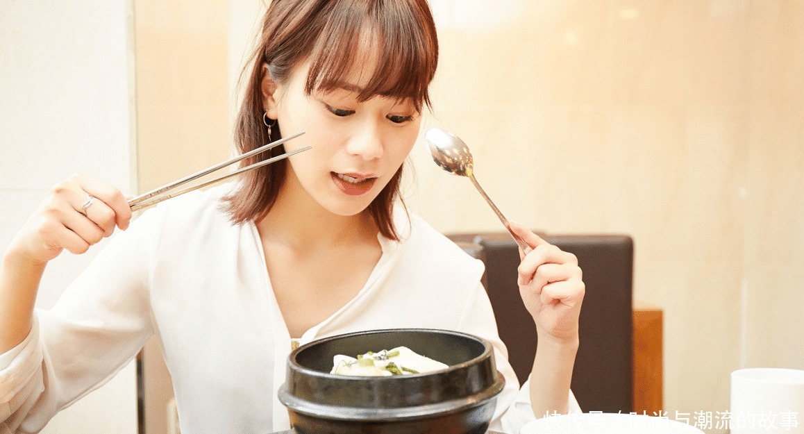 外国人|外国人抱怨中国菜不实惠,网友看后无奈的笑了,表示吃的饱才怪