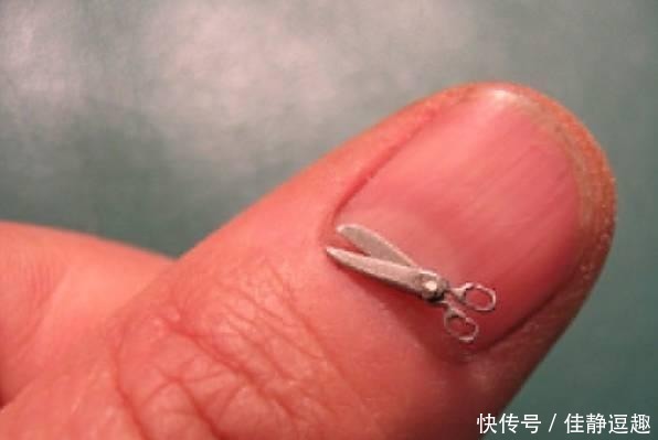 袖珍刀剑匕首欣赏, 有的比指甲盖还小!
