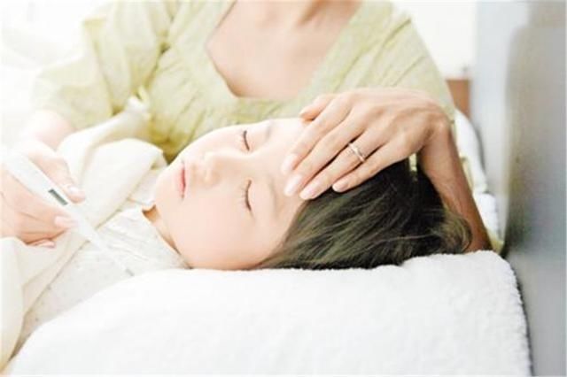 孩子感冒|儿科医生:孩子冬天容易生病不一定是穿太少,也可能是''穿太多''