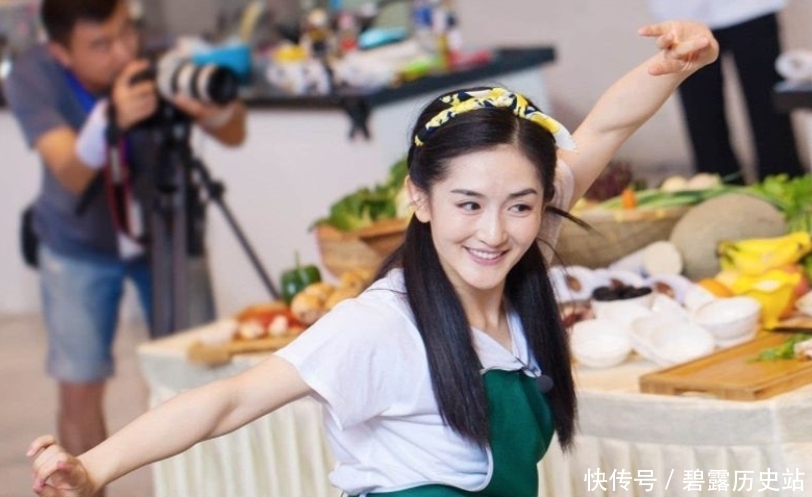 涛姐|刘涛成团长反面教材?住酒店挑选最好的单间,吃饭戴帽子抢镜头