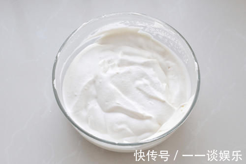蛋糕|火遍全网的豆乳奶盖蛋糕，细腻浓郁一口就沦陷，原来做法非常简单