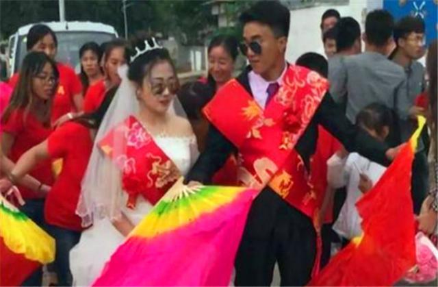 心酸$还记得11个姐姐凑32万给弟弟娶亲买房吗,后续如何,现实又心酸