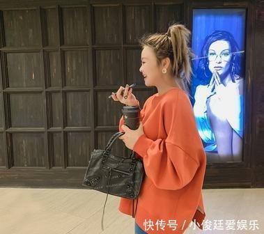 减龄|减龄又百变的卫衣,可以淑女还可以性感,初春的不二选择